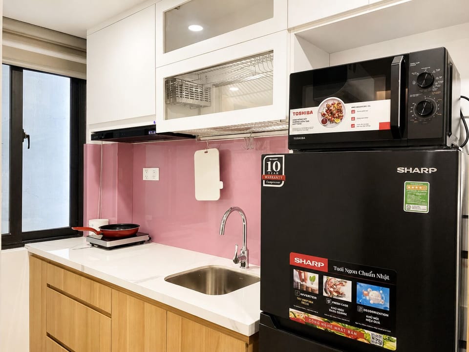 Standard Studio | Private kitchen | Fridge, microwave, stovetop, cookware/dishes/utensils