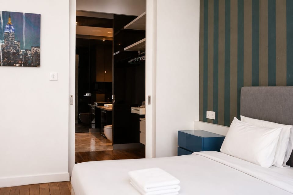 Deluxe Suite, City View | WiFi (free)