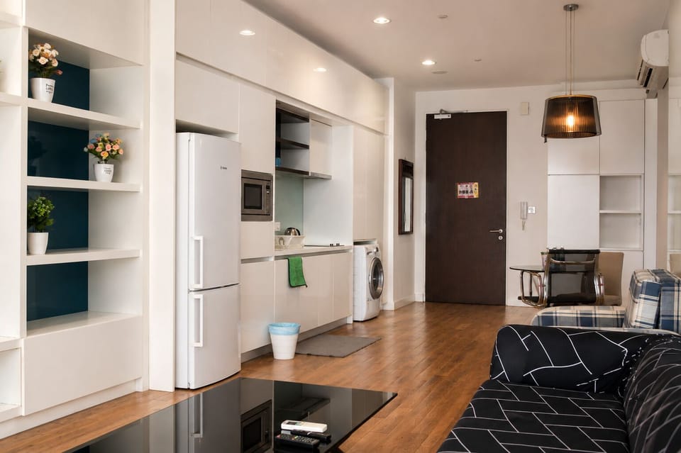 Deluxe Suite, City View | Interior