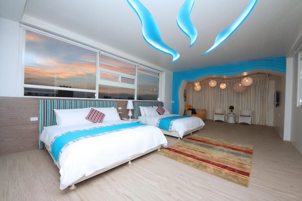 Premium bedding, desk, rollaway beds, free WiFi