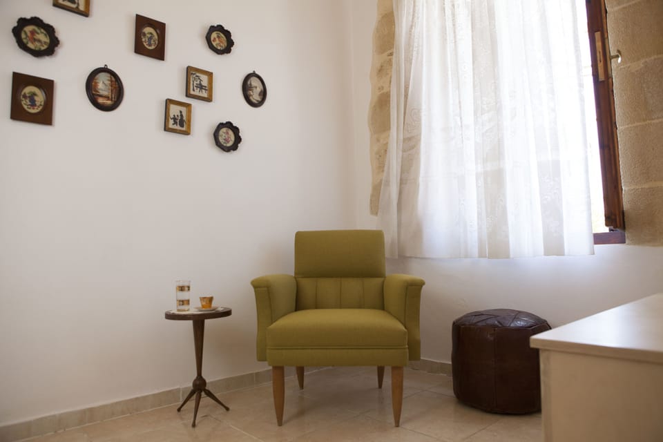 House, 1 Bedroom | Living area | Flat-screen TV