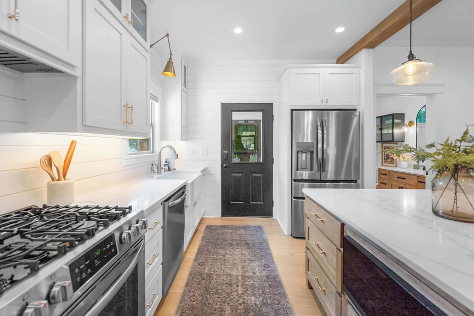 House, Multiple Beds, Fireplace, Garden View (Northern Charm) | Private kitchen