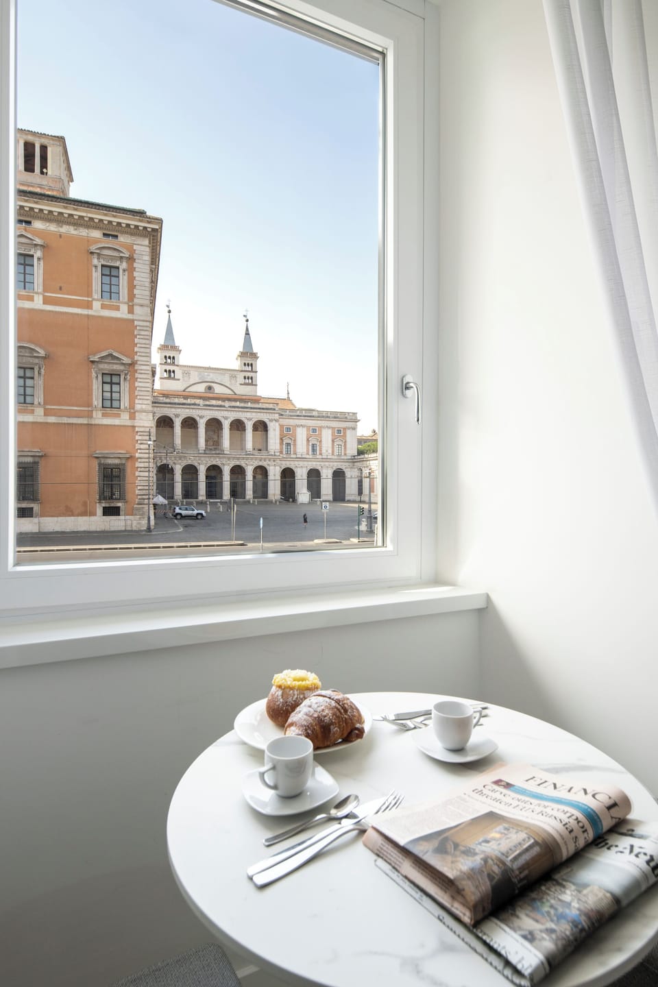 Deluxe Double Room | Dining