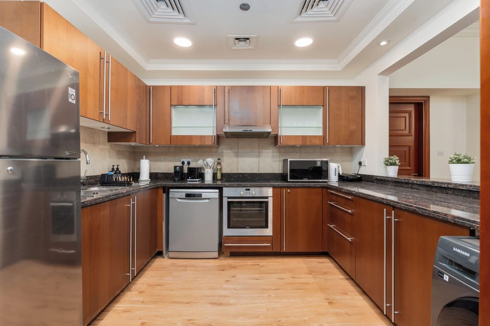 Superior Apartment, Balcony, City View | Private kitchen | Espresso maker, coffee/tea maker, electric kettle