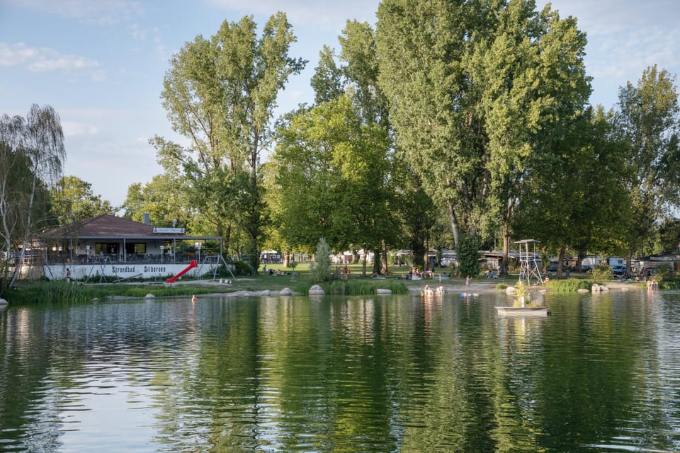 Silberhütte am Silbersee – Cozy Camping Cabin by the Lake Near Freiburg Campground/ 
RV Resort in Freiburg