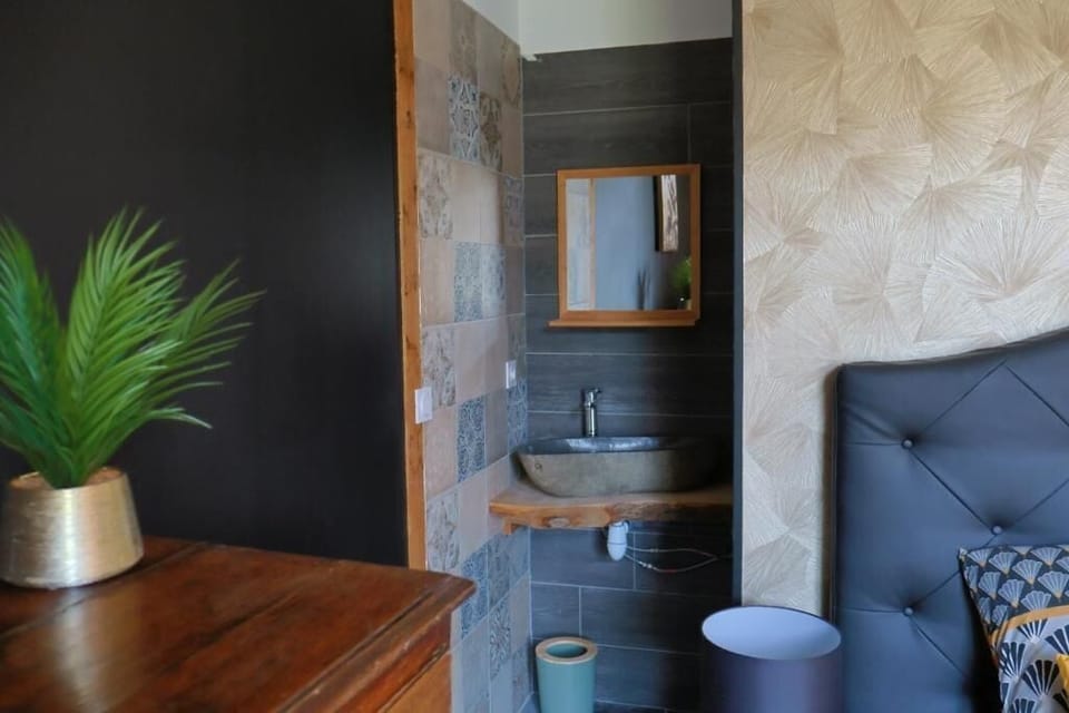 Classic Double Room, Pets Allowed, City View | Interior