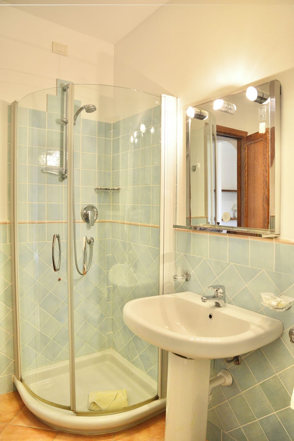 Quadruple Room | Bathroom | Hair dryer, bidet, towels, toilet paper