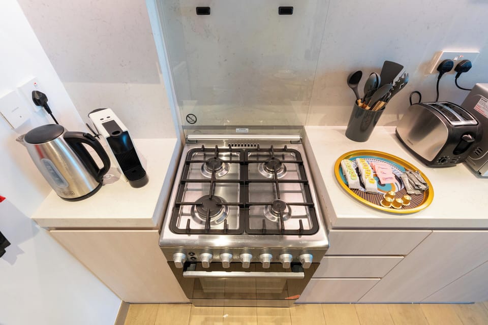 Superior Apartment, Garden View | Private kitchen | Espresso maker, coffee/tea maker, electric kettle