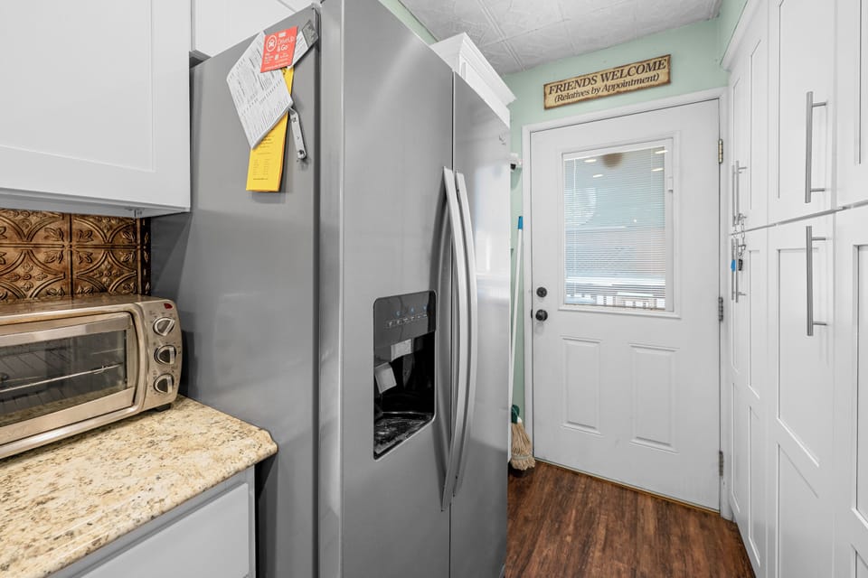 Signature House, 3 Bedrooms, Mountain View | Private kitchen | Coffee/tea maker, fridge, microwave, oven