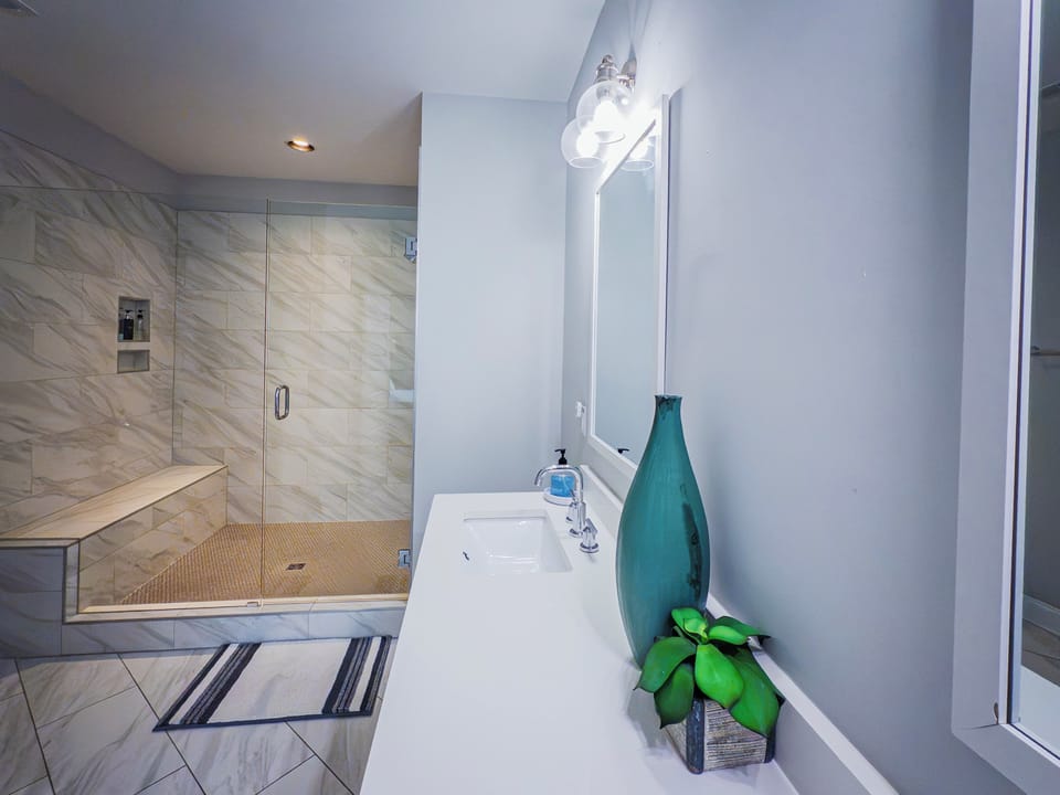 A luxury bathroom built for unwinding