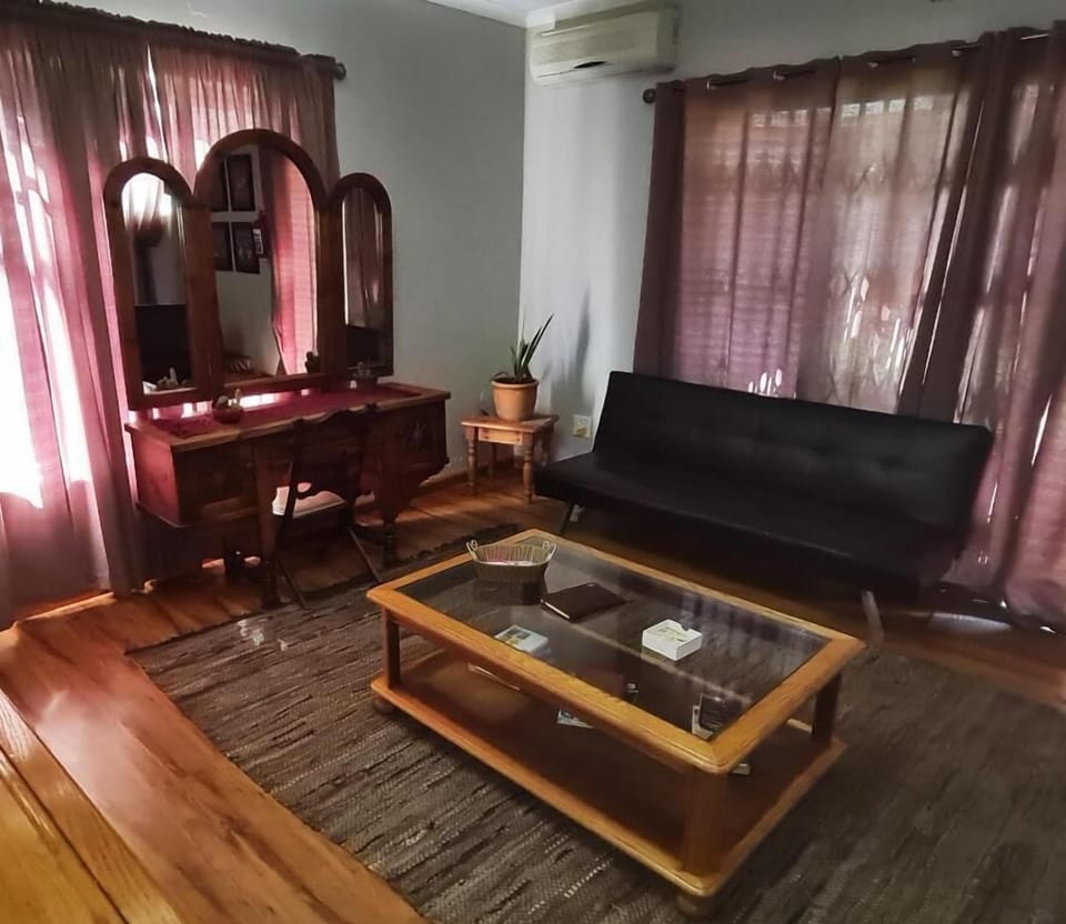 Apartment, Patio, Courtyard View | Living area