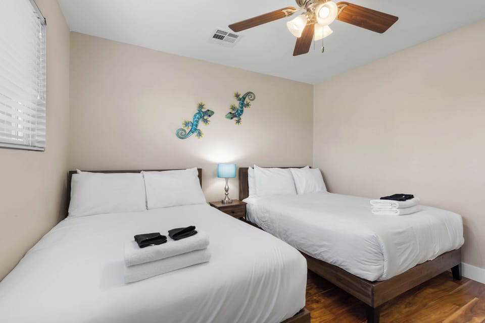 Bedroom 3 with 2 Full Beds