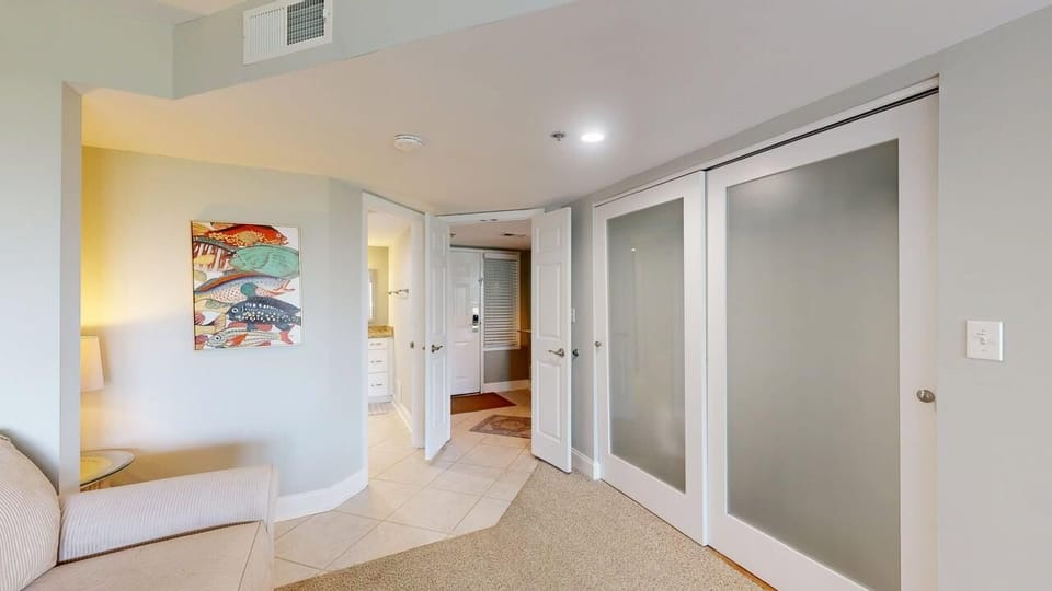 Guest Bedroom with En-suite Bathroom