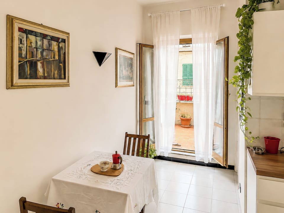 Apartment, City View | Dining