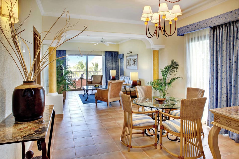 Free minibar, in-room safe, desk, blackout drapes