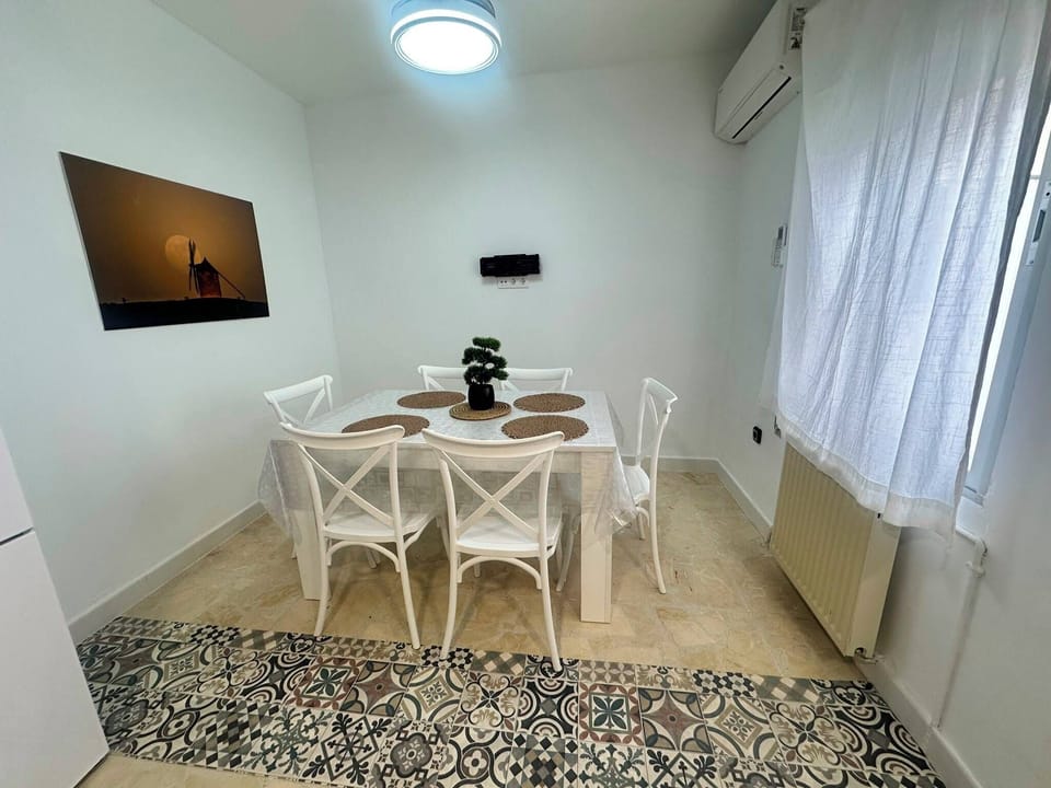 Classic Apartment, City View | Dining