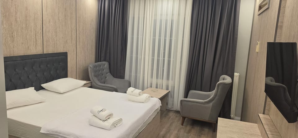 Classic Studio, Balcony, Partial Sea View | WiFi (free)