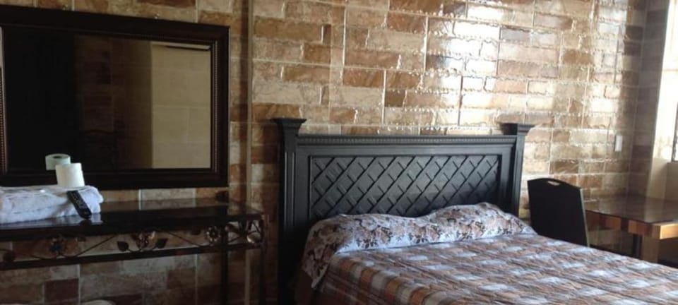 Standard Double Room, 2 Double Beds | Desk, WiFi (free)