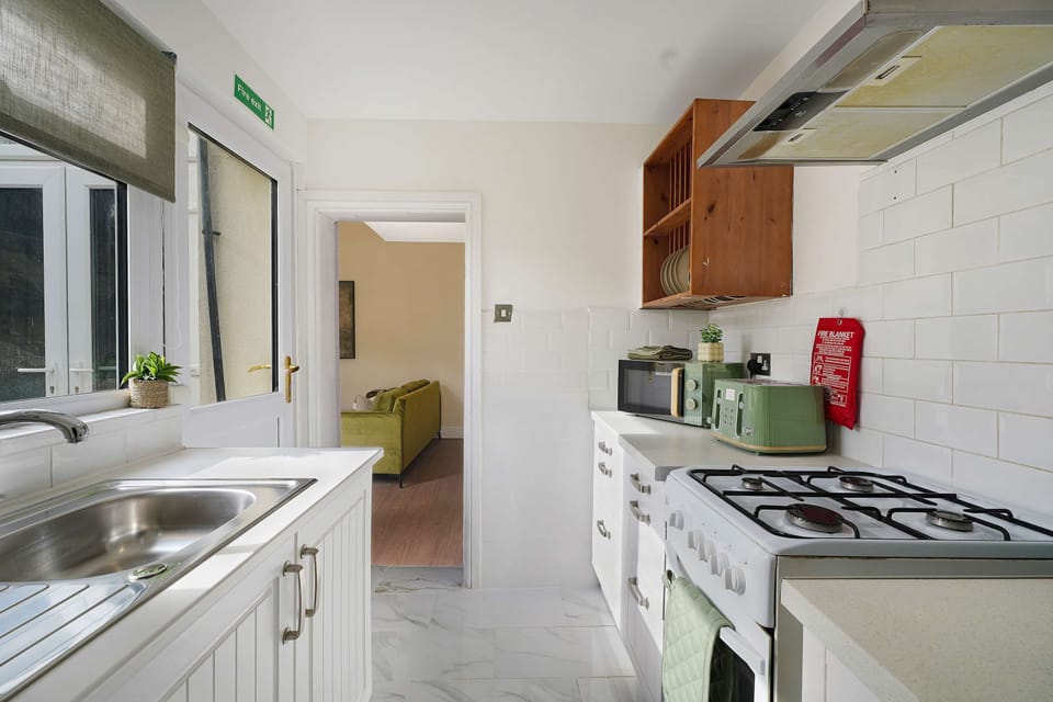 House | 4 bedrooms, high-speed internet