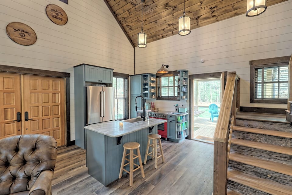 Kitchen with Island Seating