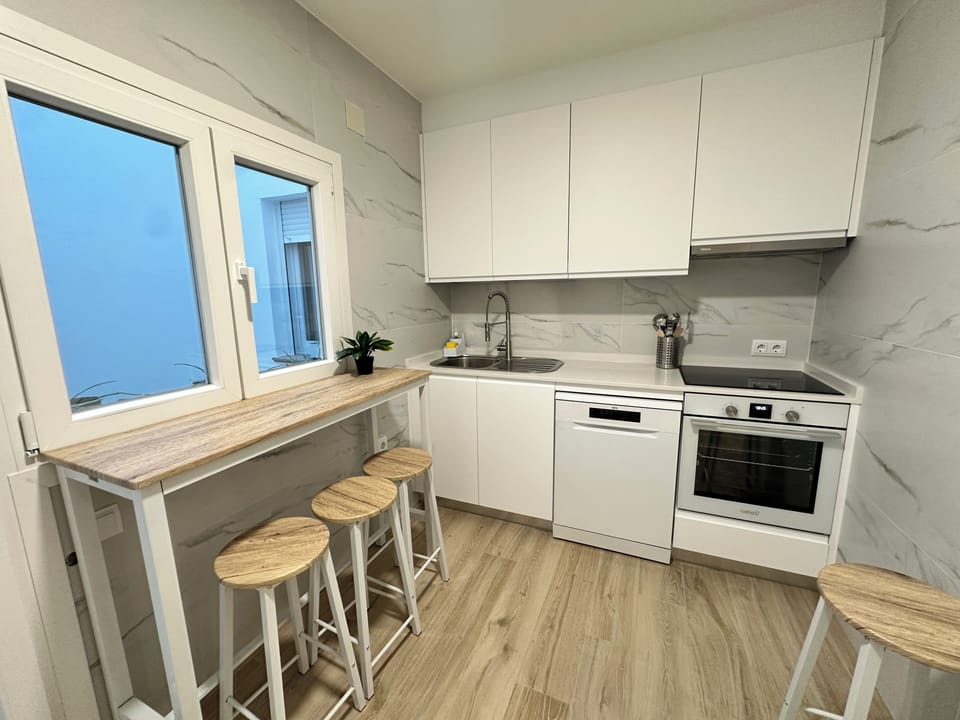Comfort Apartment, Patio, City View | Private kitchen