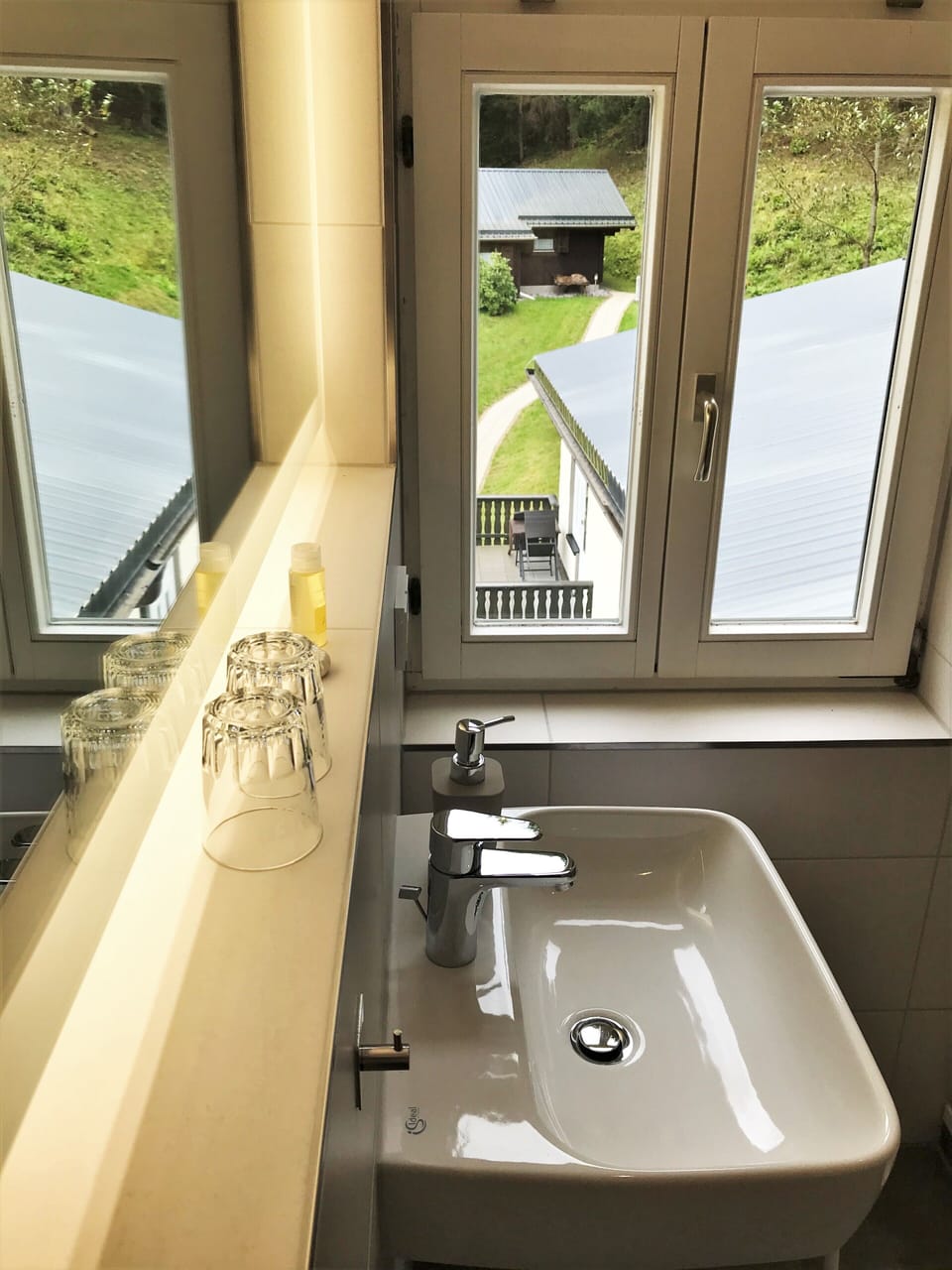 Basic Room | Bathroom | Shower, free toiletries, hair dryer, bathrobes