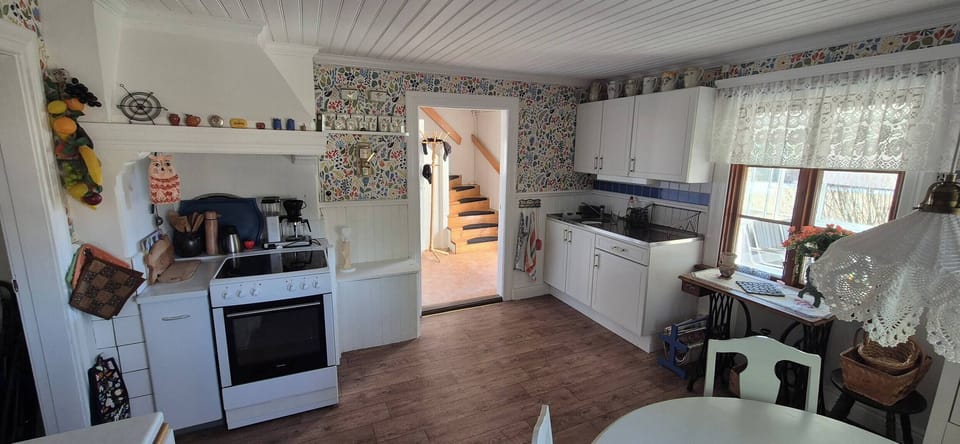 Cabin, 3 Bedrooms, Smoking, Balcony | Interior