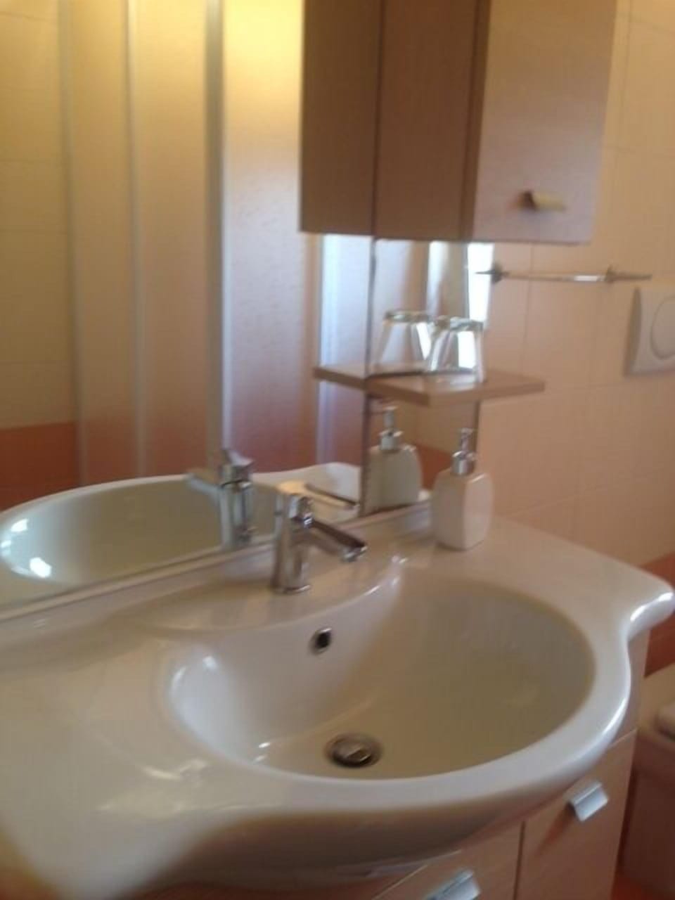 Family Double or Twin Room, Non Smoking | Bathroom sink