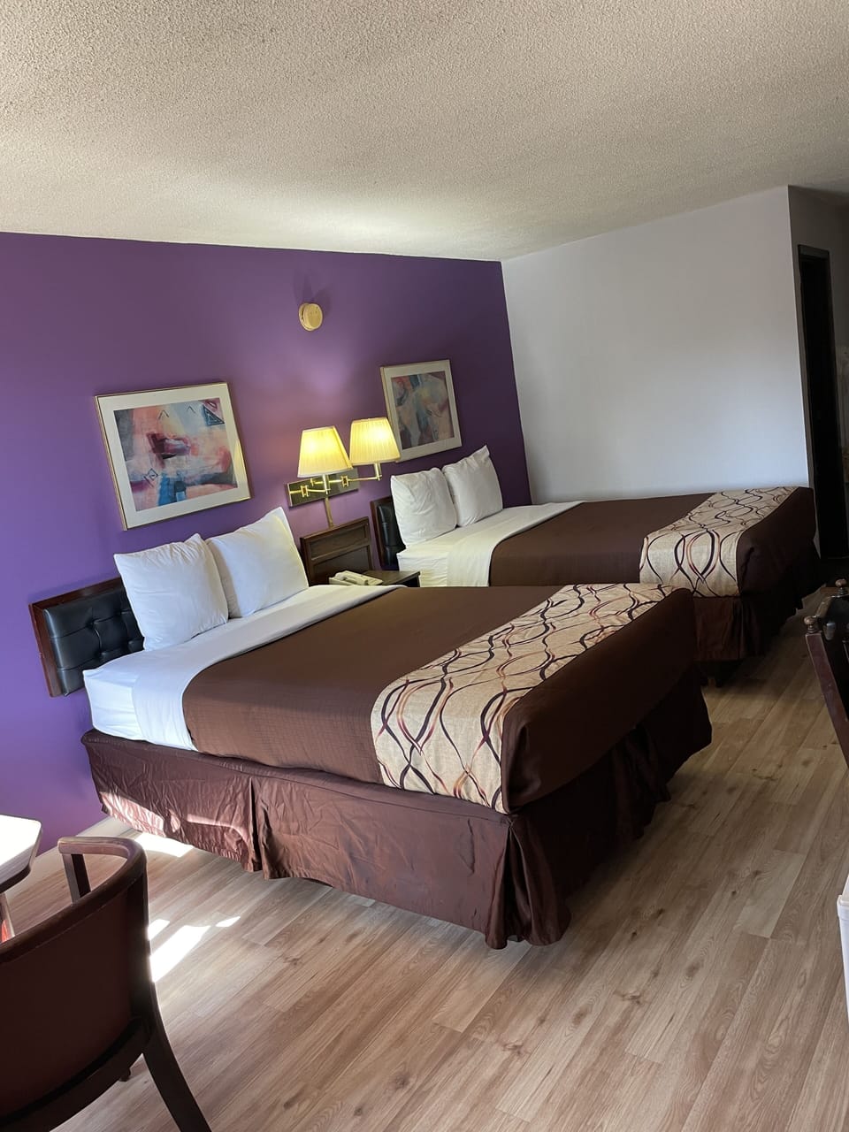 Free WiFi, bed sheets, alarm clocks