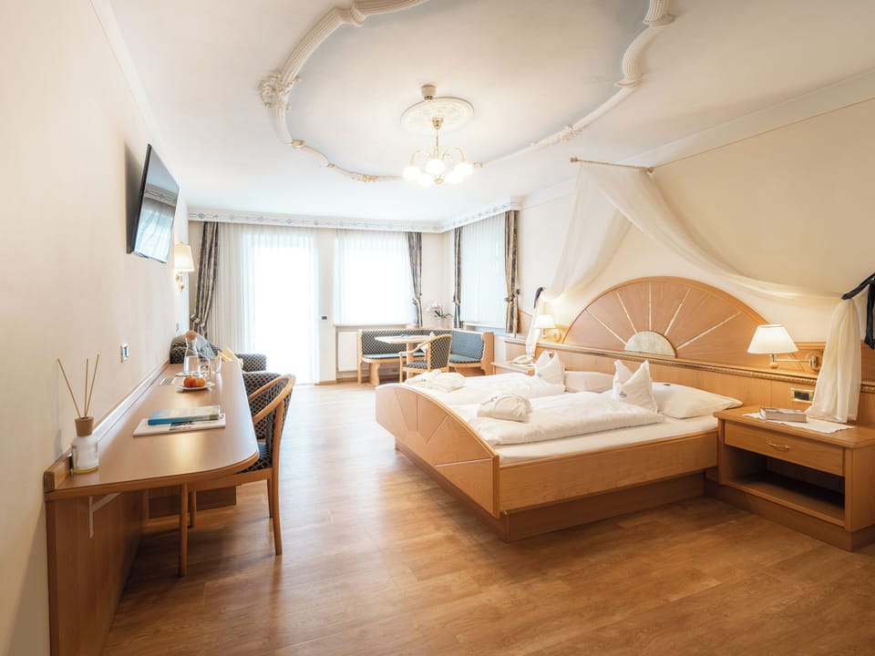 Junior Room | Premium bedding, minibar, in-room safe, desk
