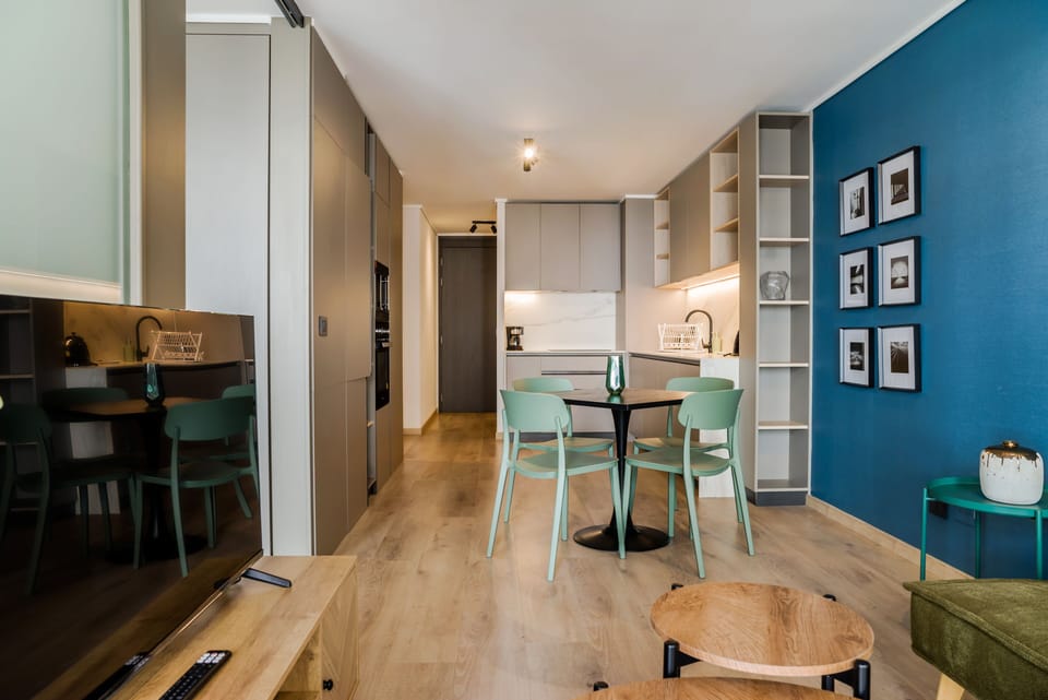 Apartment, Balcony, Courtyard View | Dining