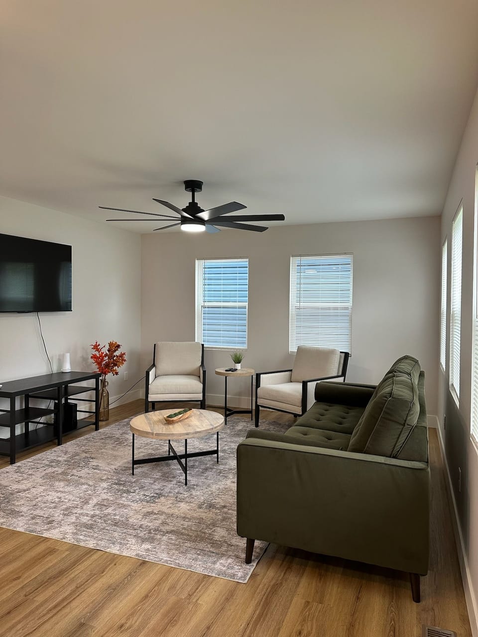 New Modern 4-bedroom 3-Bath Home near downtown Indianapolis and Speedway House in Indianapolis