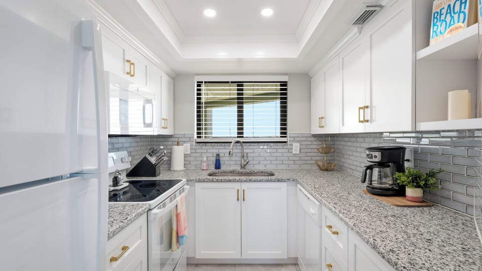 Jeff and Gina Properties - Ocean Trillium 604 (OT604) - New Smyrna Beach - 1 Bedroom - 1 Bathroom - Atlantic Ocean - Waterfront - Beach Front