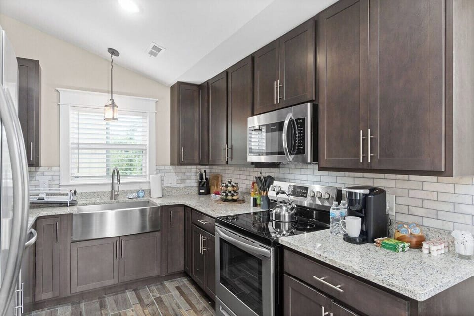 Full Kitchen