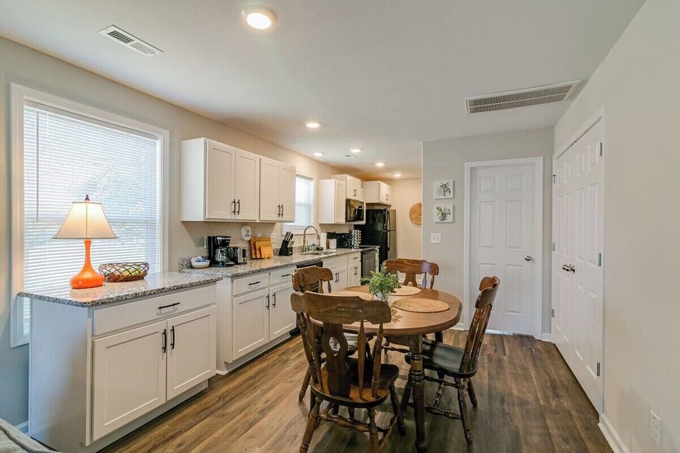 Left Side: Kitchen & Dining Area #1