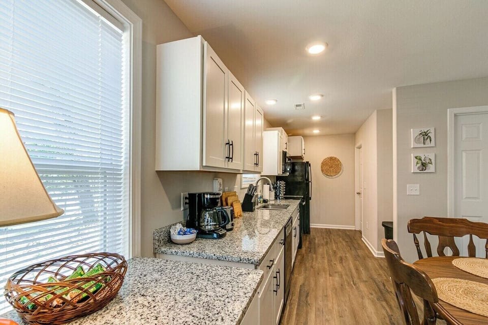 Left Side: Kitchen #1
