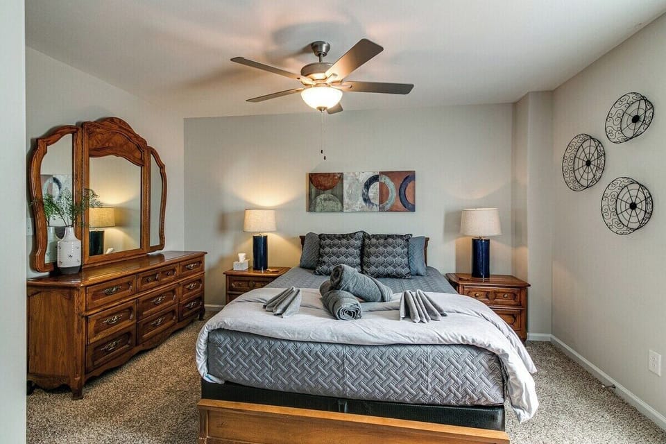 Master Bedroom (Bedroom #1)