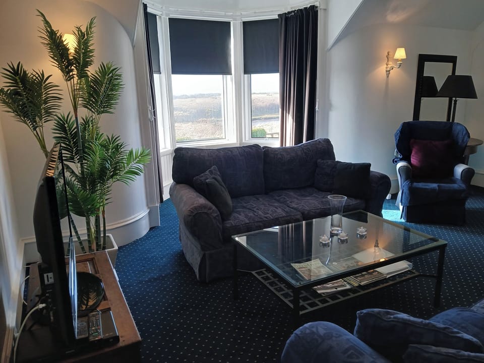 Ailsa Craig Living/Dining area with sea views