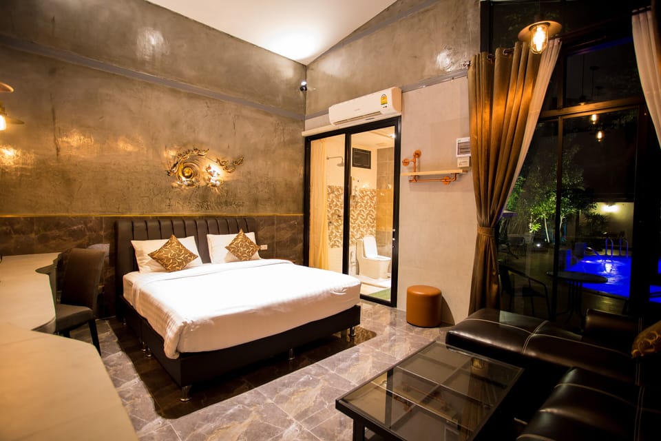 Studio, Pool View | In-room safe, desk, soundproofing, free WiFi