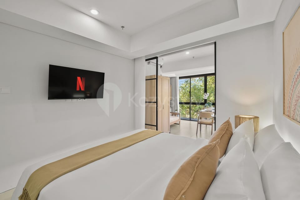 Apartment, 1 Bedroom, City View | Desk, laptop workspace, iron/ironing board, WiFi (free)