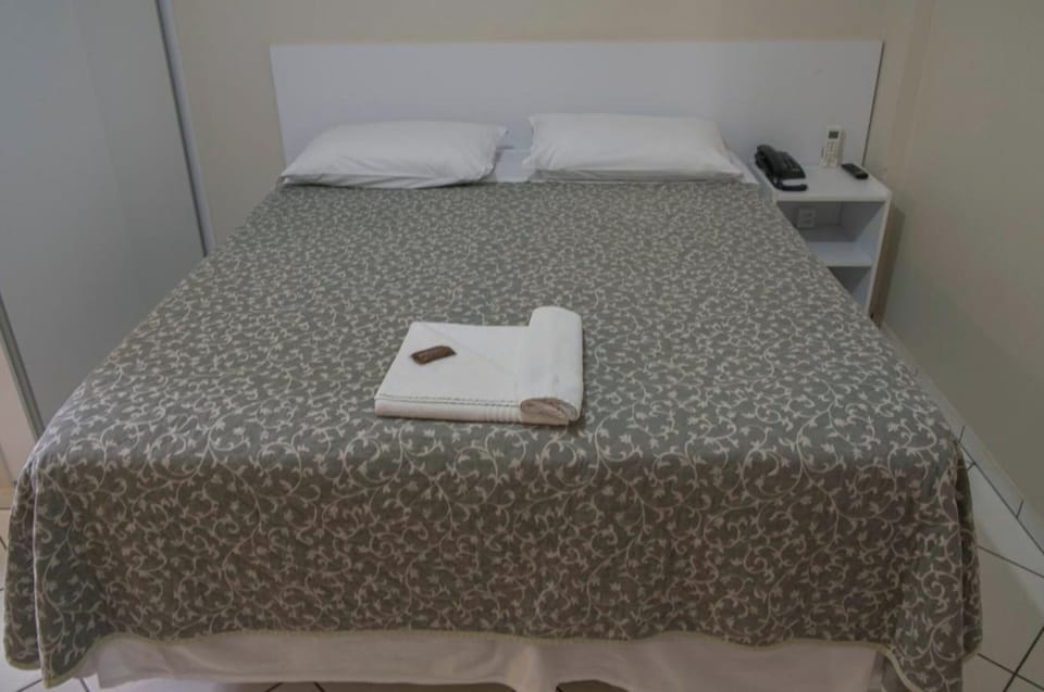 Bedroom. Interior and views may vary based on location and availability.
