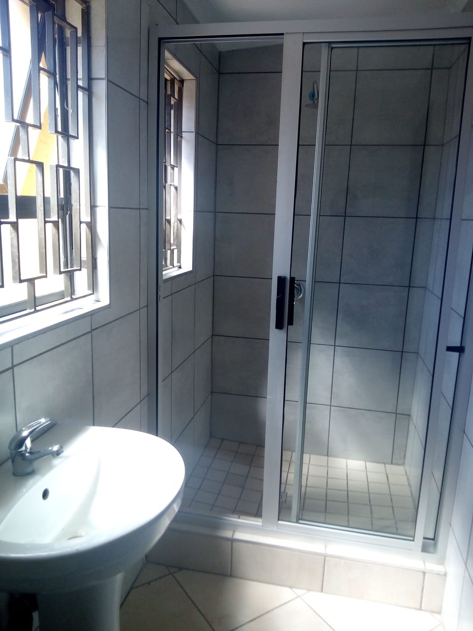 Self Catering (7) | Bathroom | Shower, bathrobes, towels