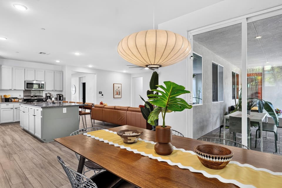 Seamless flow from the dining room into the open kitchen.