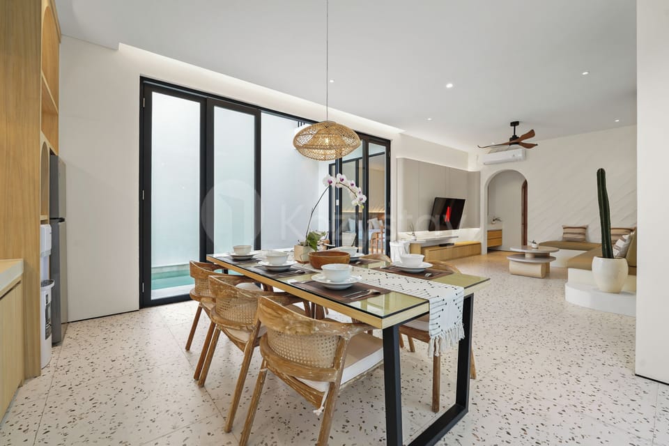 Villa, 3 Bedrooms, Pool View | Dining room
