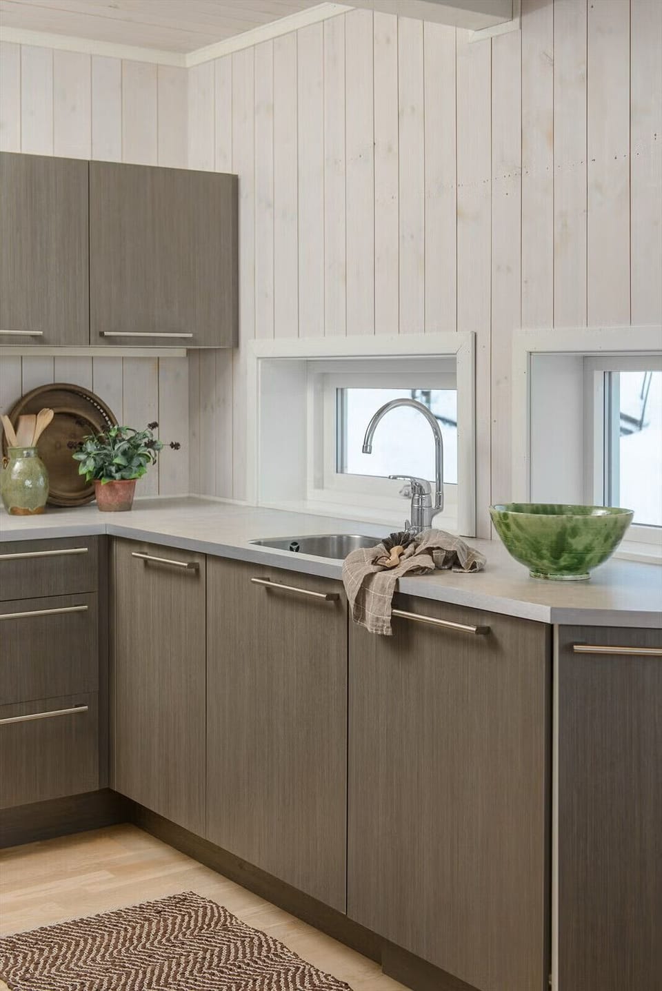 Fully equipped kitchen with cooking essentials and comfortable dining space with seating for the whole family.