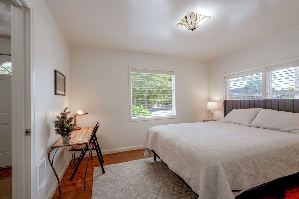 Bedroom 1 | King Bed