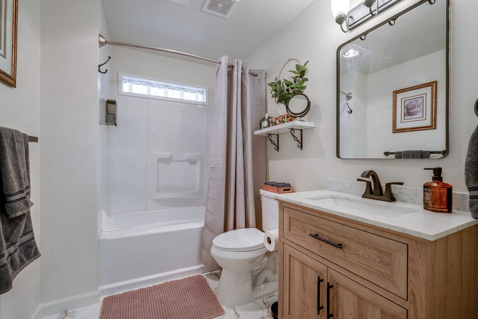 Full Bathroom