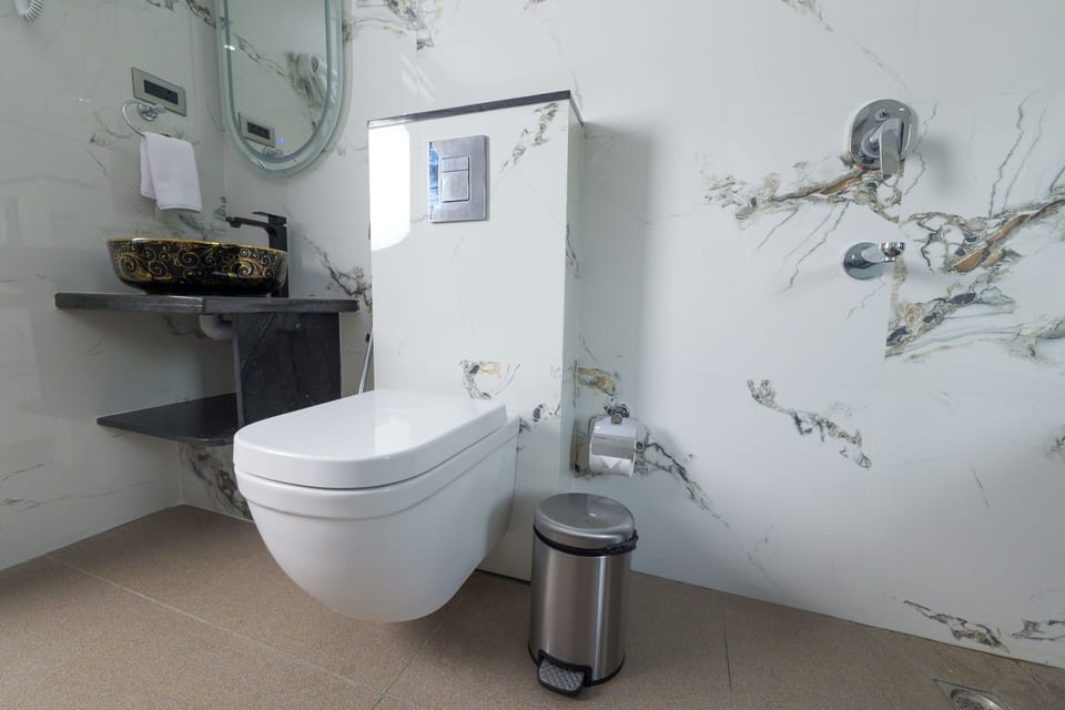 Luxury Double Room | Bathroom | Shower, hair dryer, towels, soap