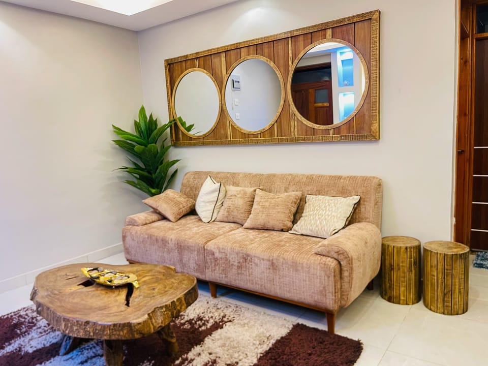 Classic Apartment, City View | Living area