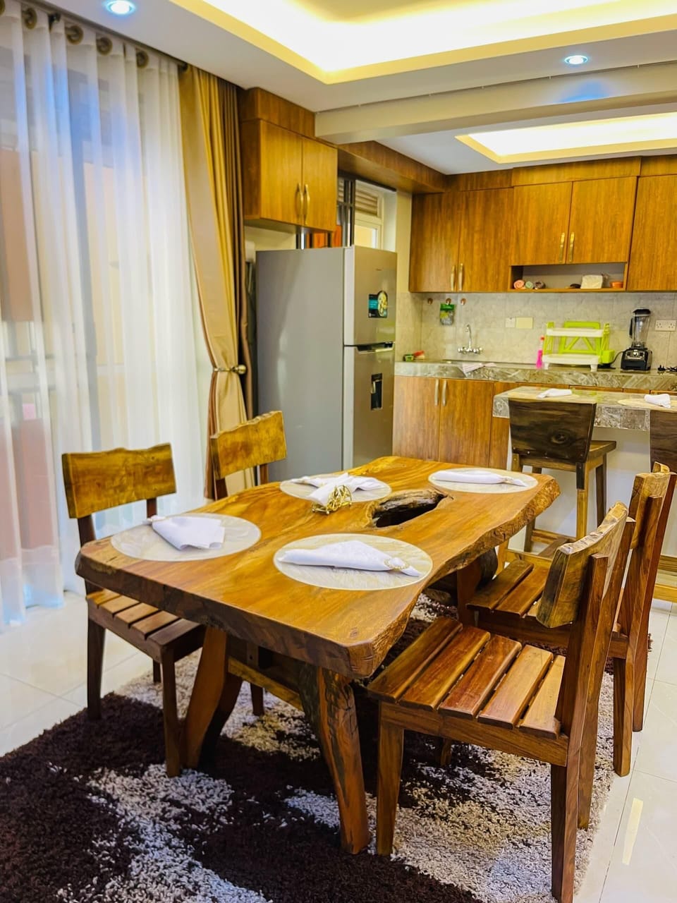 Classic Apartment, City View | Dining